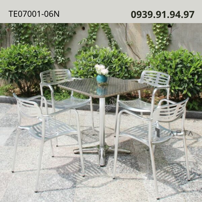 Ban-san-vuon-ngoai-troi-mat-vuong-cao-cap-te07001-06n